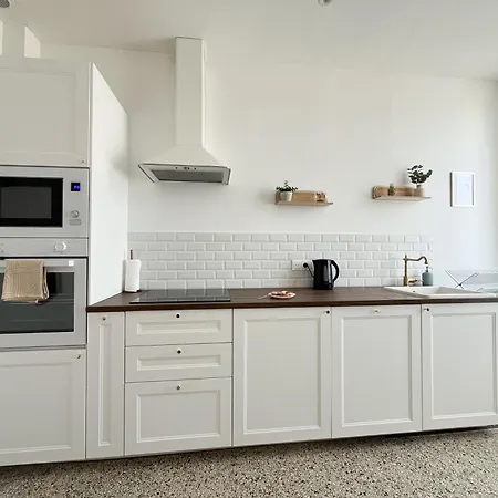 Le Charmant, 2 Chambres, Parking Appartement *