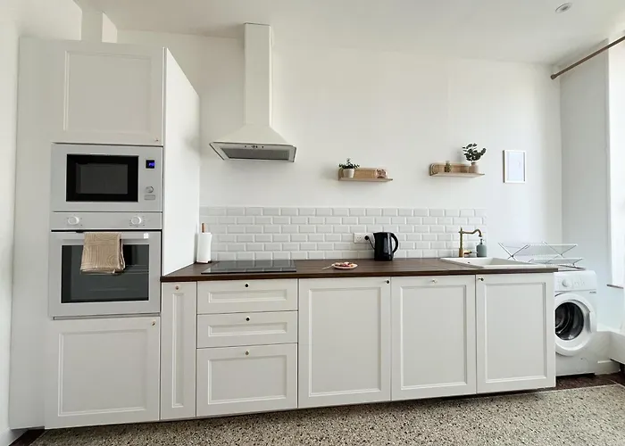 Le Charmant, 2 Chambres, Parking Apartmán *